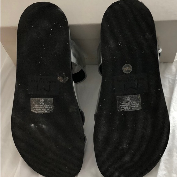 Gorgeous silver Marc Fisher miYARINA sandals 5.5 - Picture 4 of 4